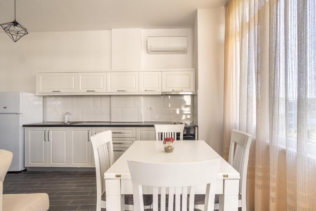Ajten Apartments Durres Exterior photo